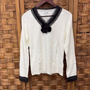 Vintage Elegant Graffiti White and Black Women's Top Sz M